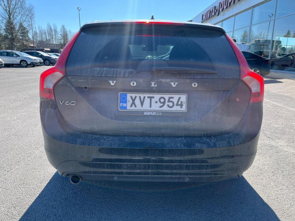 Volvo V60 2015 Musta