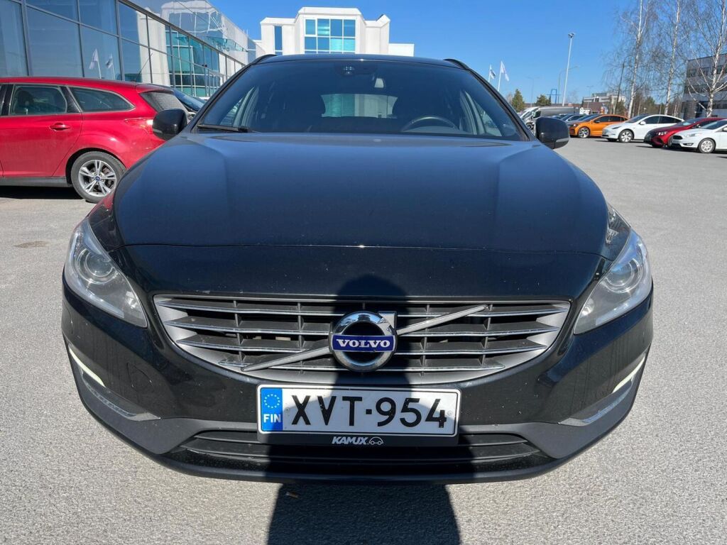 Volvo V60 2015 Musta