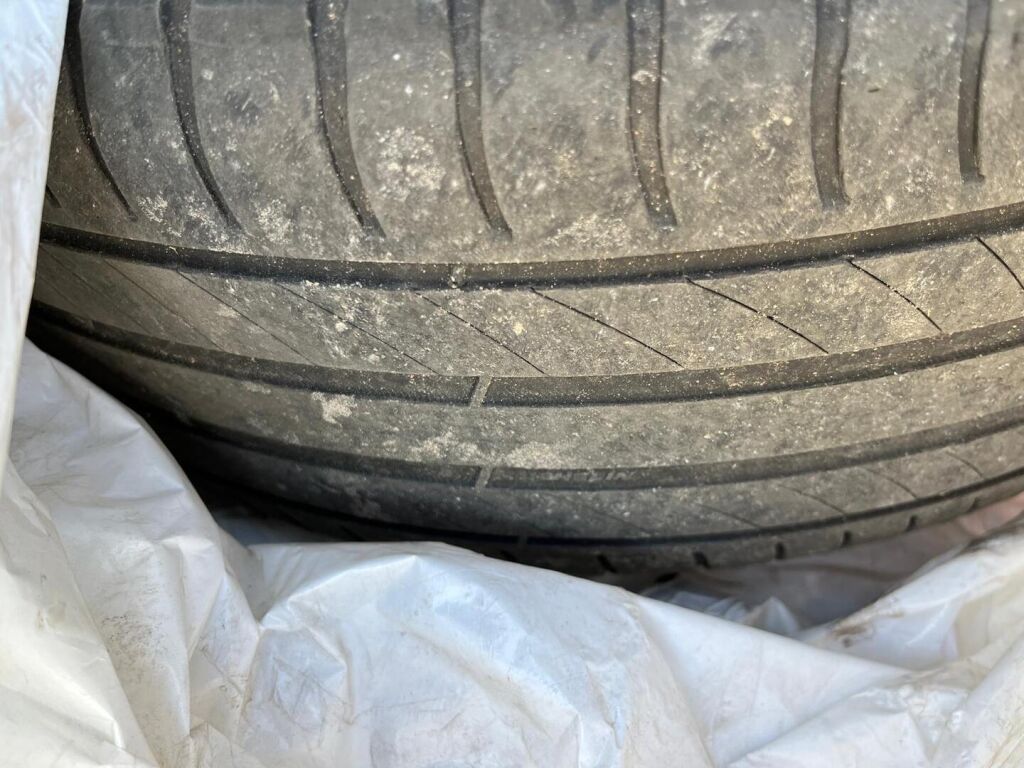 Volvo V60 2015 Musta