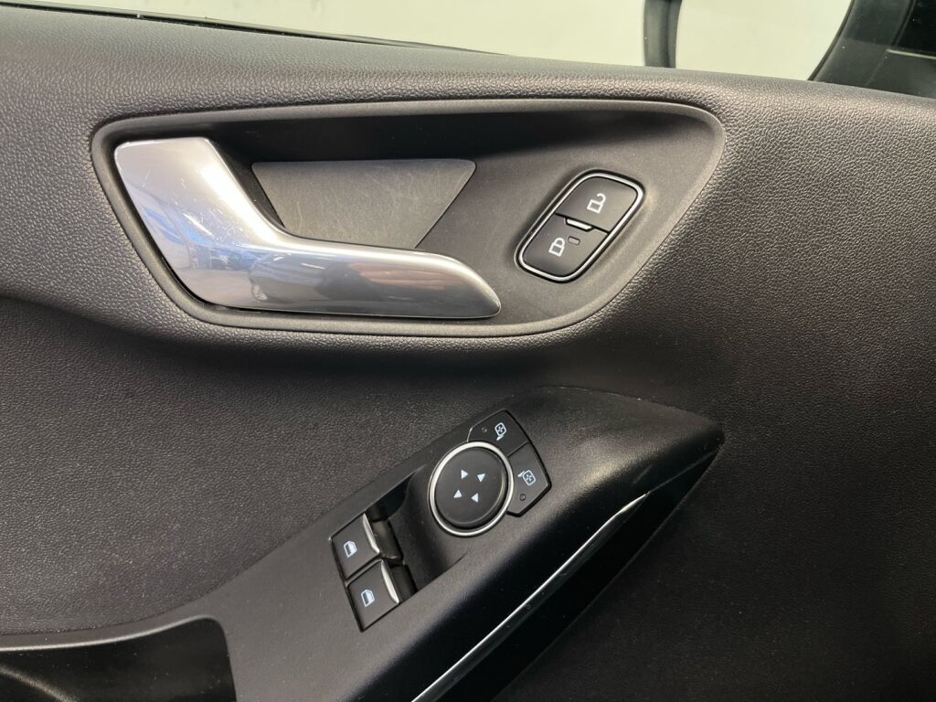 Ford Fiesta 2019 Musta