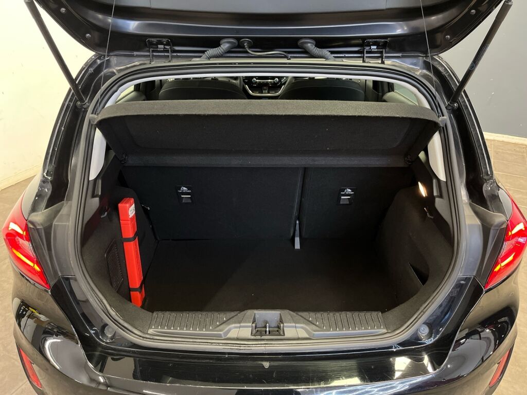 Ford Fiesta 2019 Musta