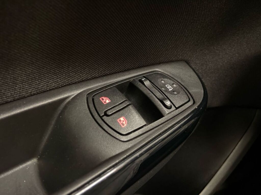 Opel Corsa 2019 Punainen