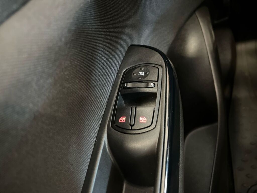 Opel Corsa 2019 Valkoinen