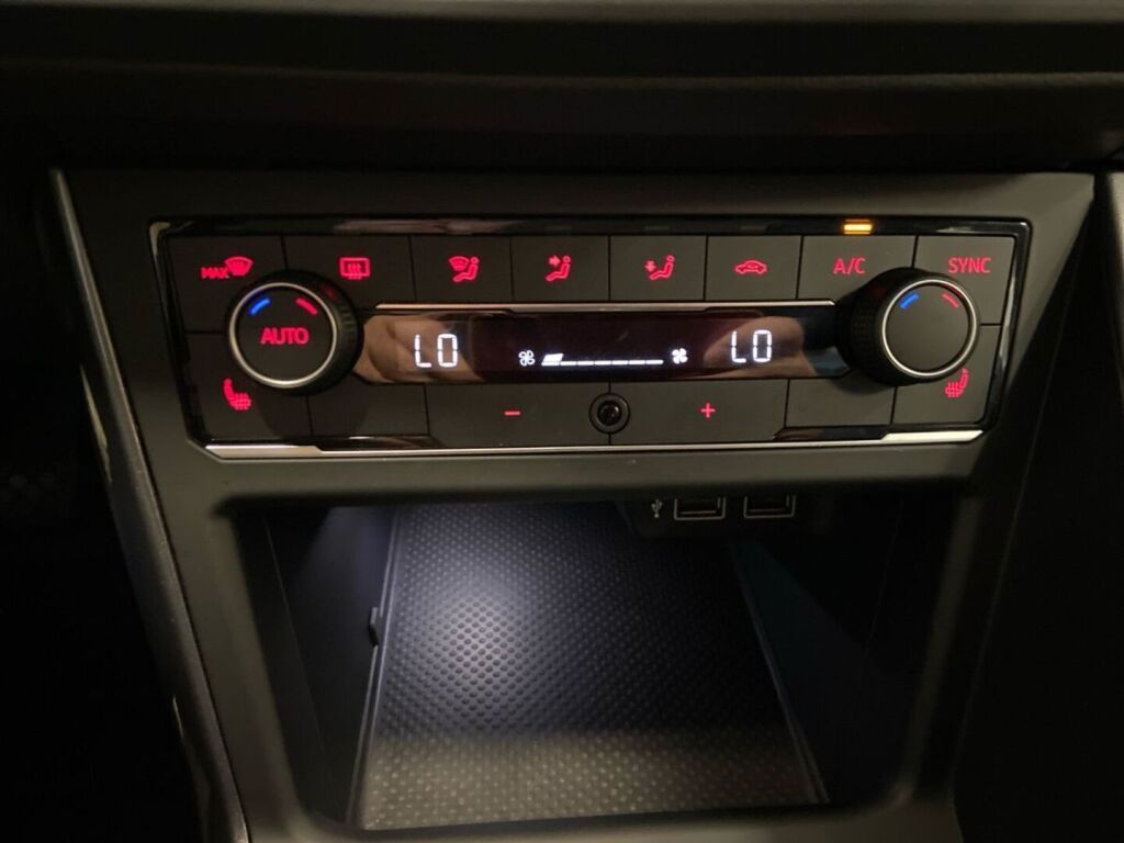 Volkswagen Polo 2019 Musta