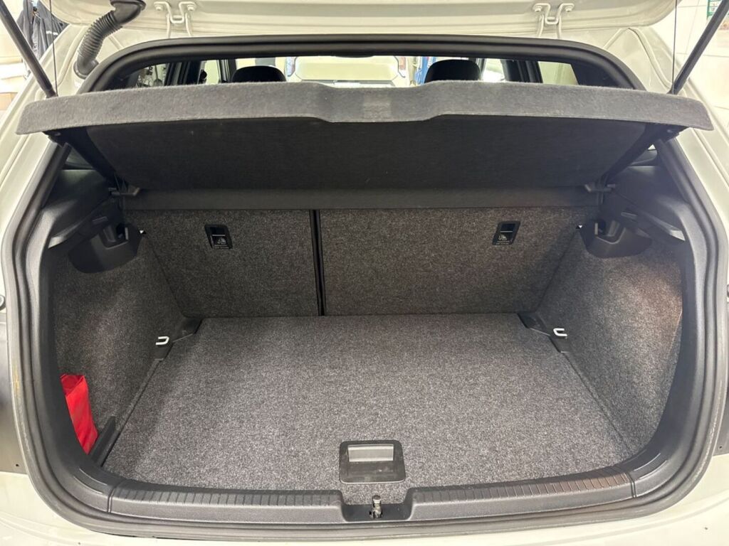 Volkswagen Polo 2019 Valkoinen