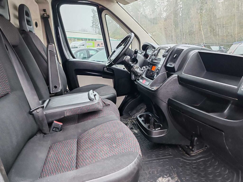 Peugeot Boxer 2019 Harmaa