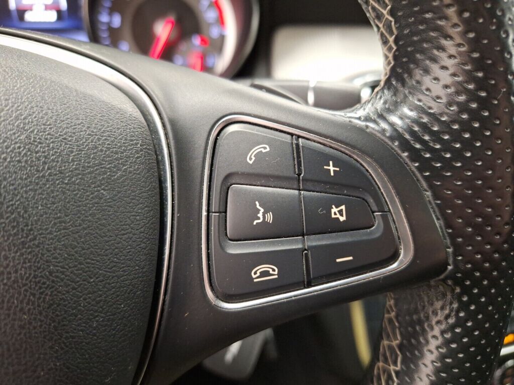 Mercedes-Benz CLA 2015 Valkoinen