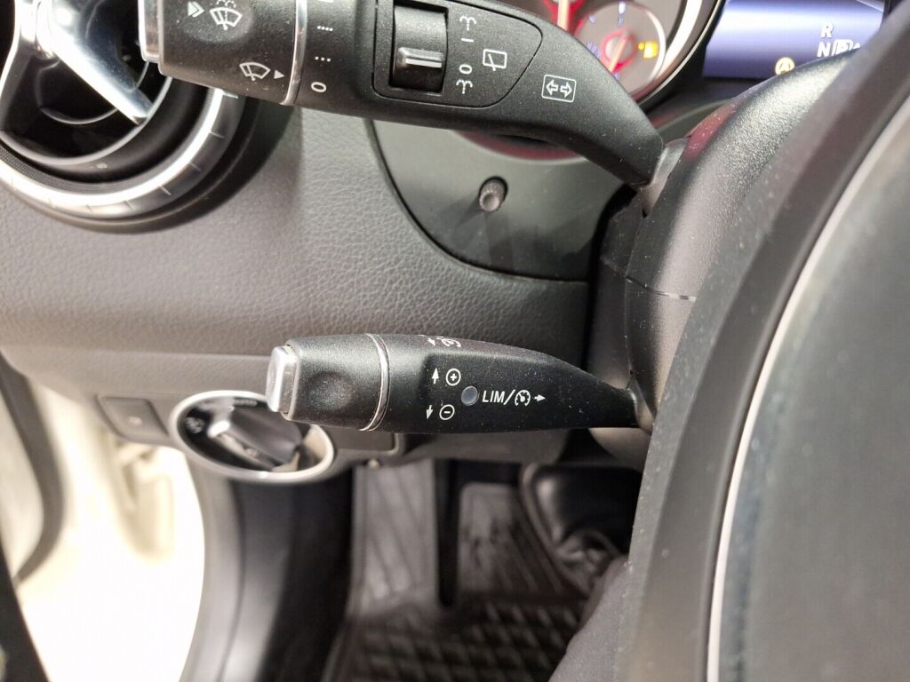 Mercedes-Benz CLA 2015 Valkoinen