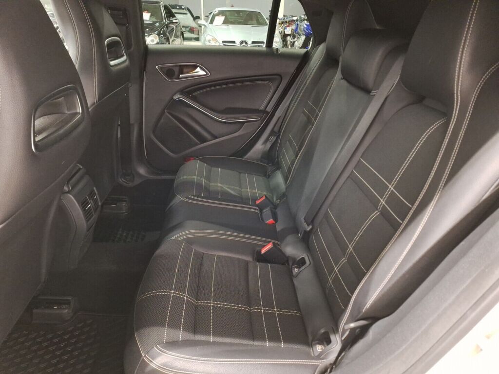 Mercedes-Benz CLA 2015 Valkoinen