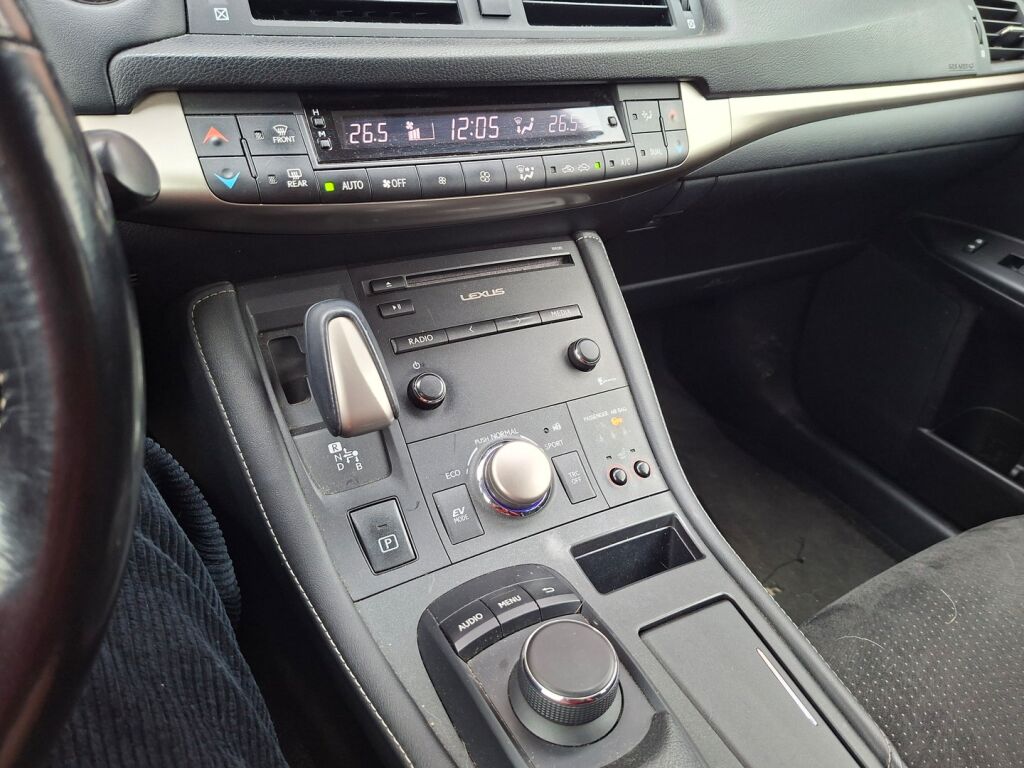 Lexus CT 2015 HH%O 79  R