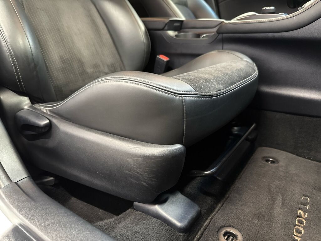 Lexus CT 2015 HH%O 79  R