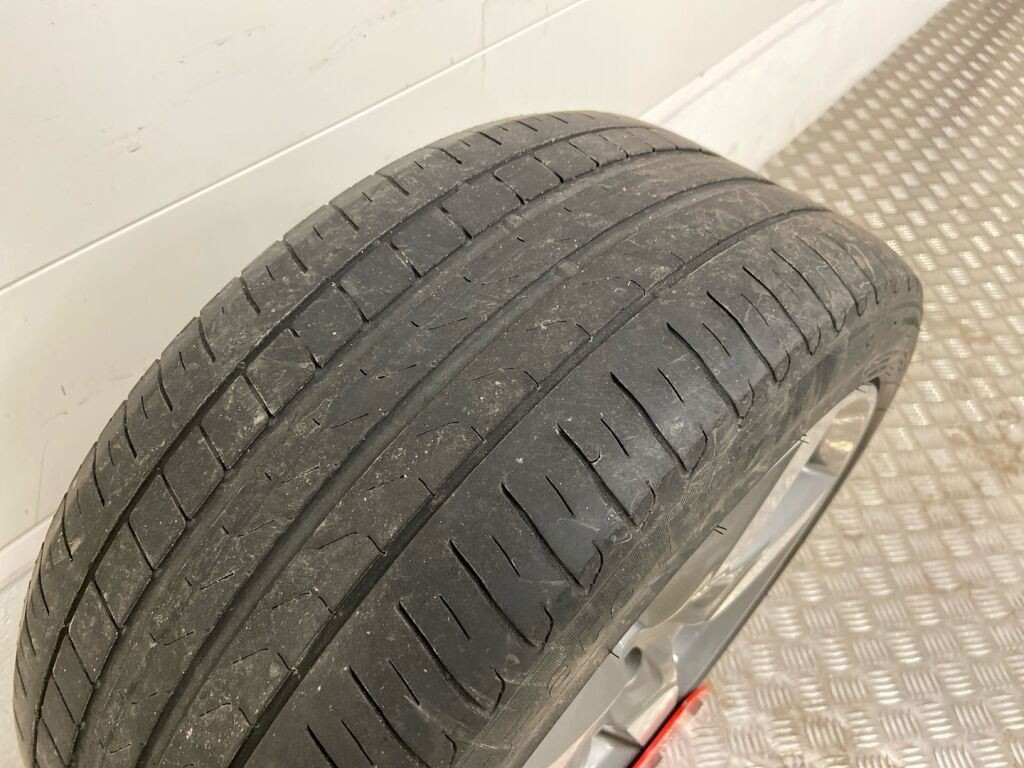 Jaguar XE 2019 Harmaa