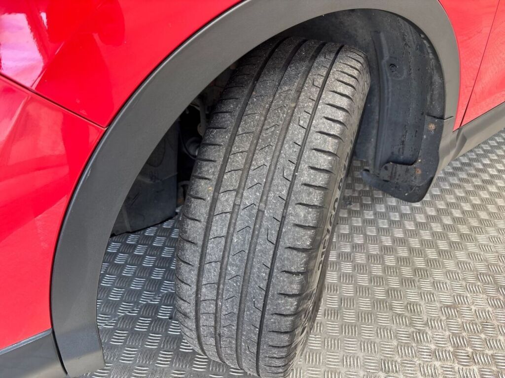 Nissan Qashqai 2019 Punainen
