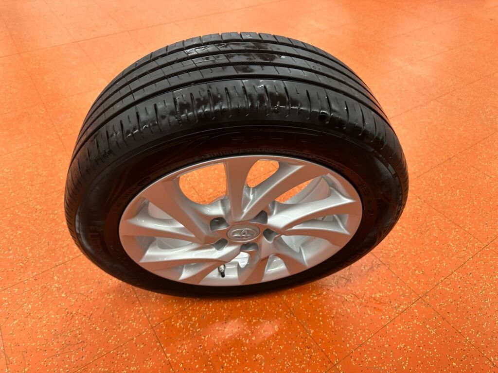 Toyota Auris 2019 Musta