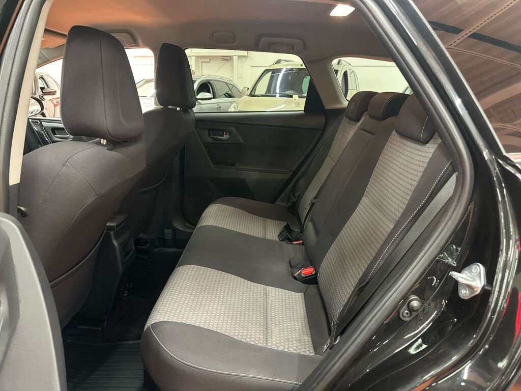 Toyota Auris 2019 Musta