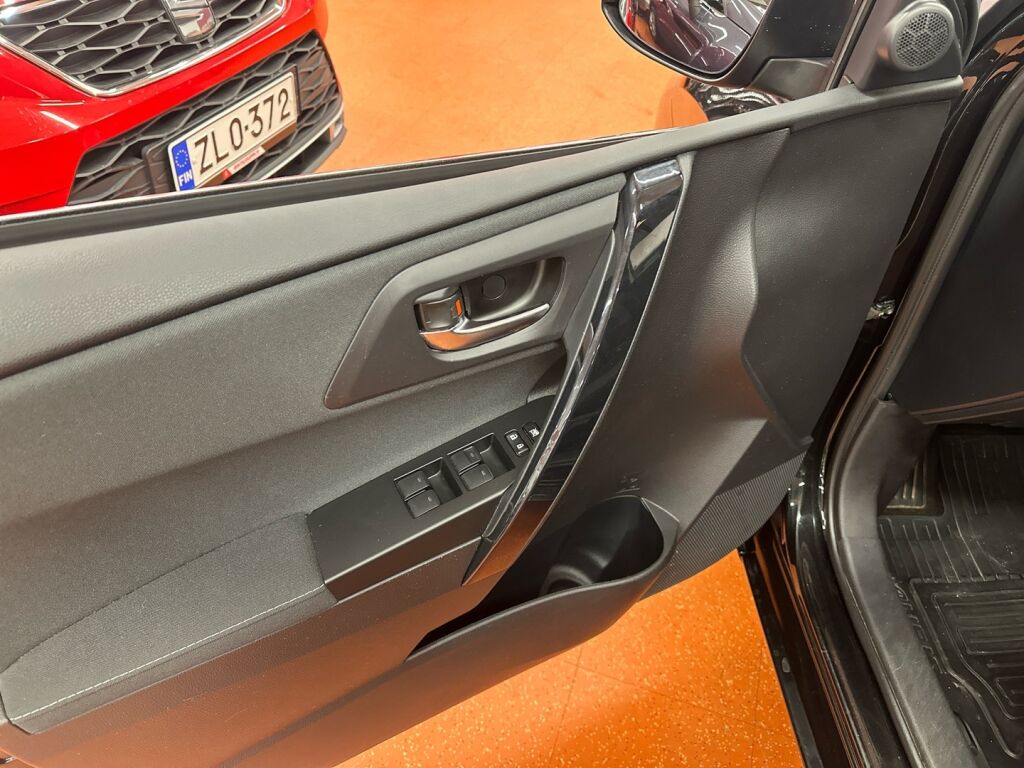 Toyota Auris 2019 Musta
