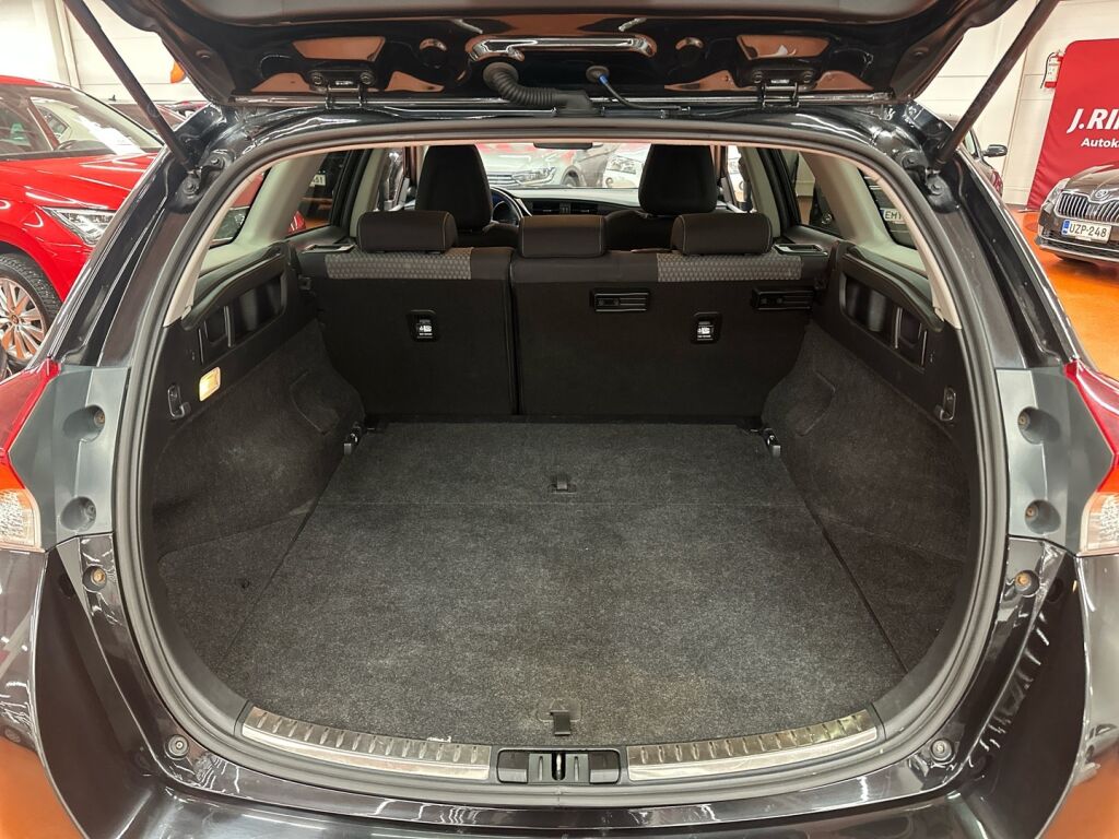 Toyota Auris 2019 Musta