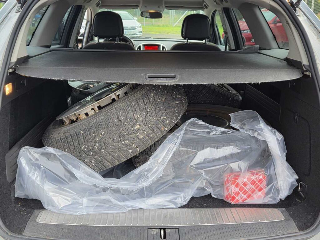 Opel Astra 2011 Harmaa