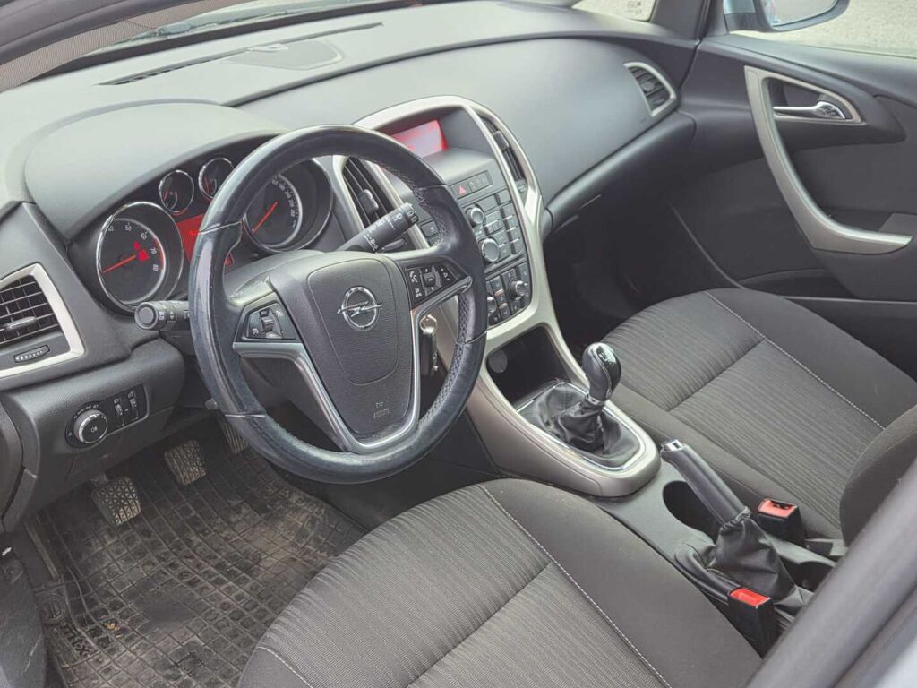 Opel Astra 2011 Harmaa