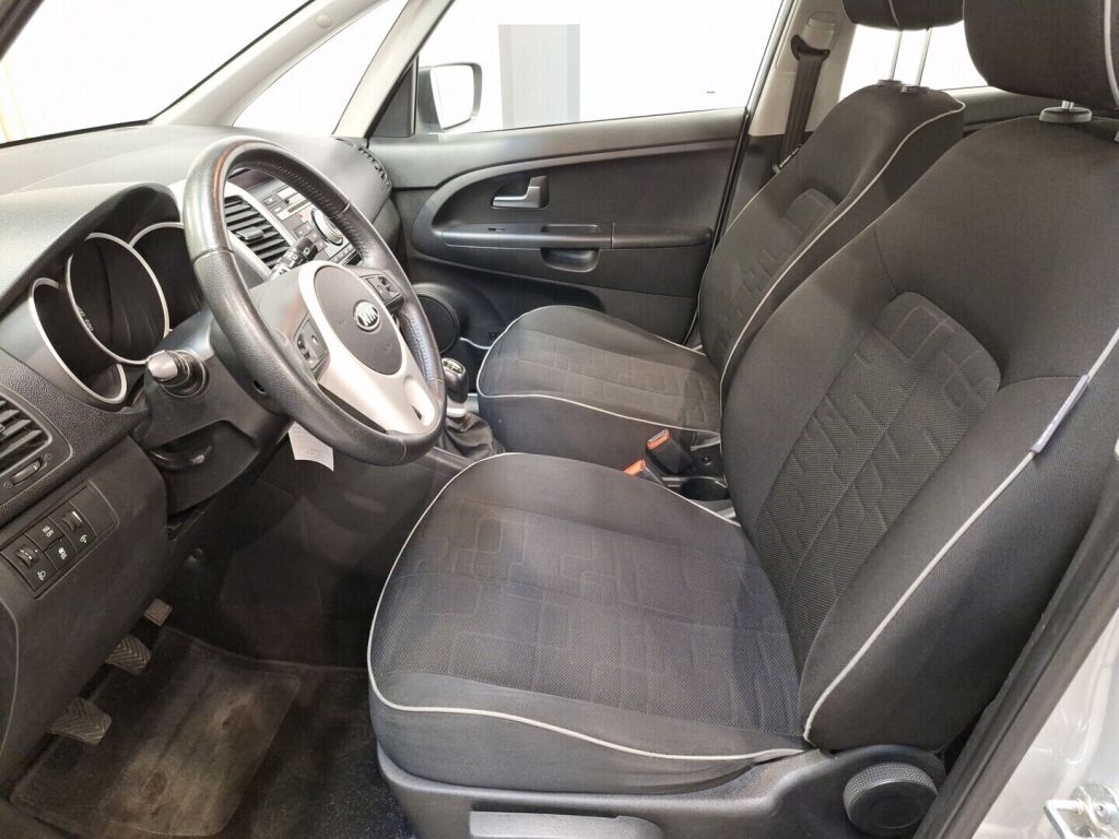 Kia Venga 2011 Hopea