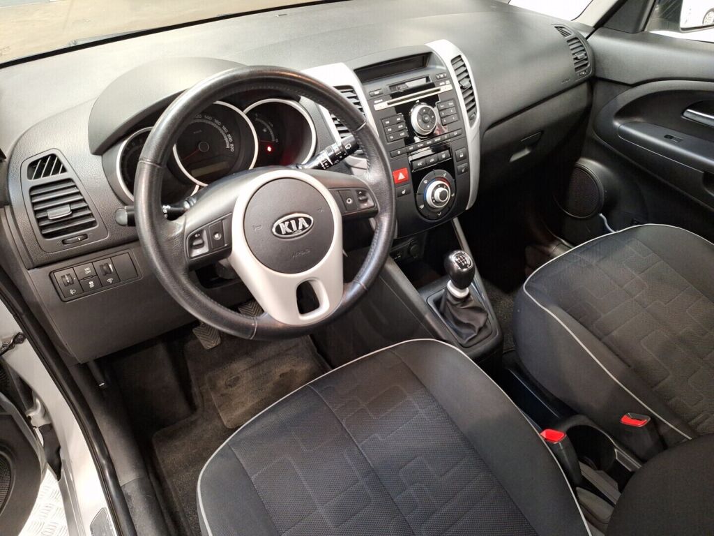 Kia Venga 2011 Hopea