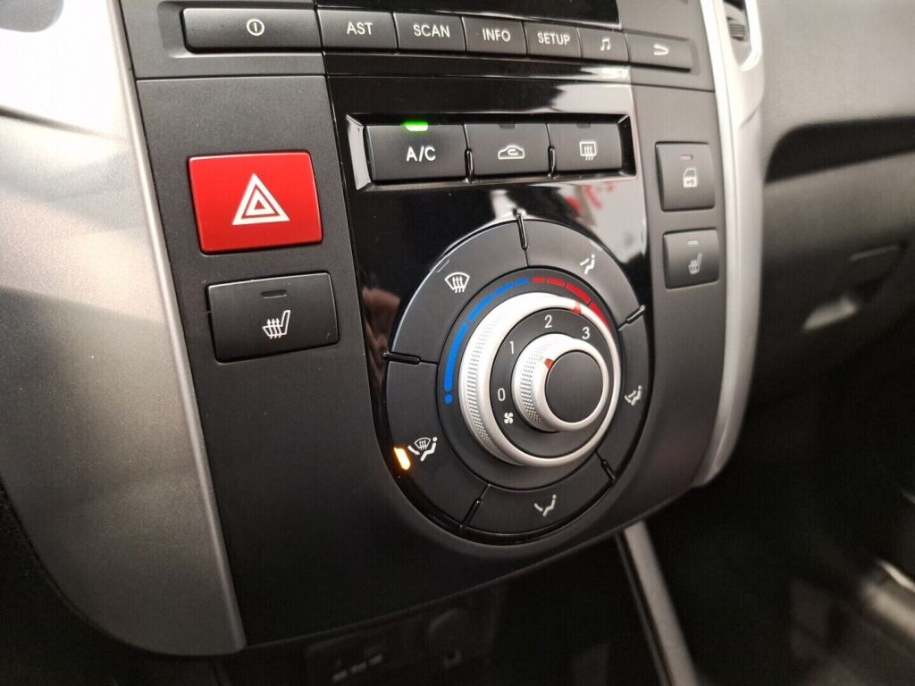 Kia Venga 2011 Hopea