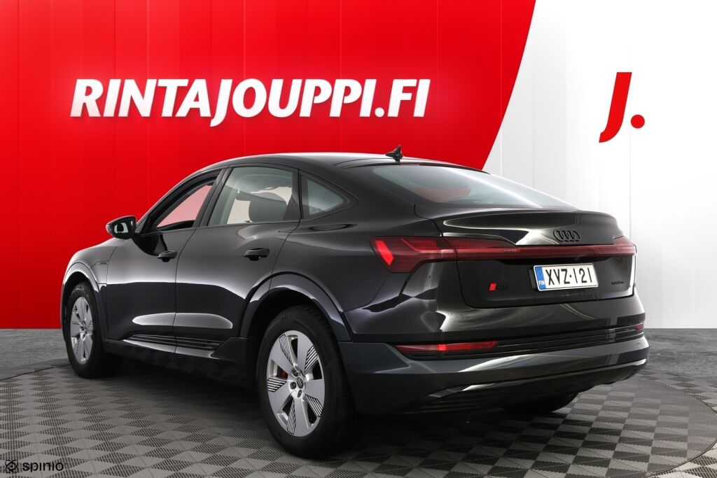 Audi e-tron 2021 Musta