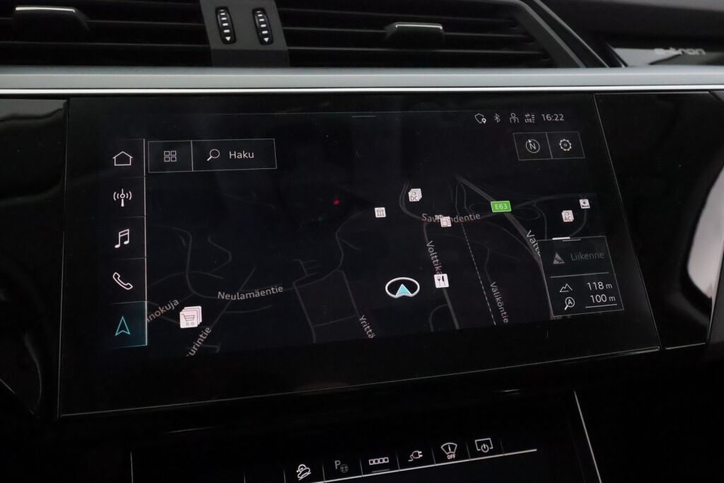 Audi e-tron 2021 Musta