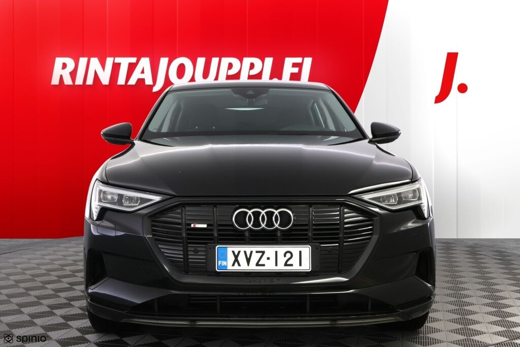 Audi e-tron 2021 Musta