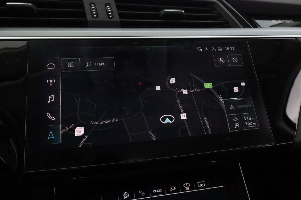 Audi e-tron 2021 Musta