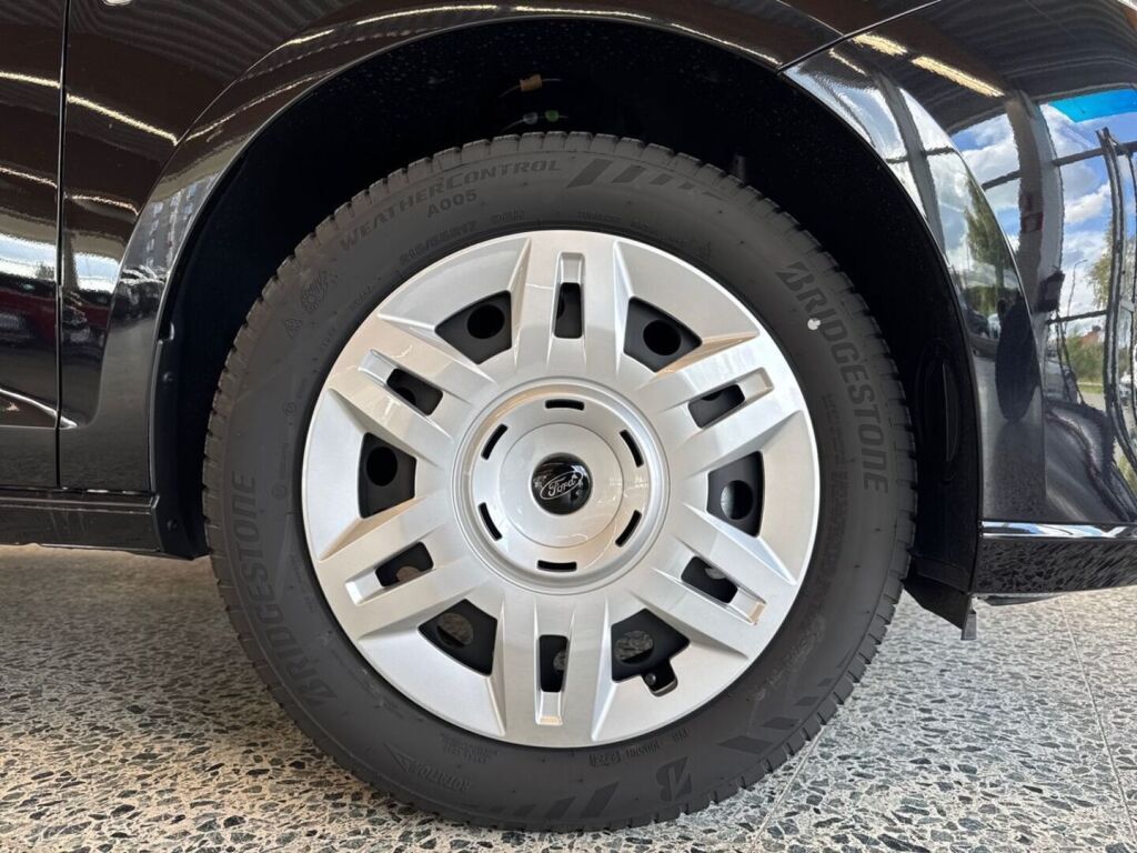 Ford Transit Connect 2025 Ink Black