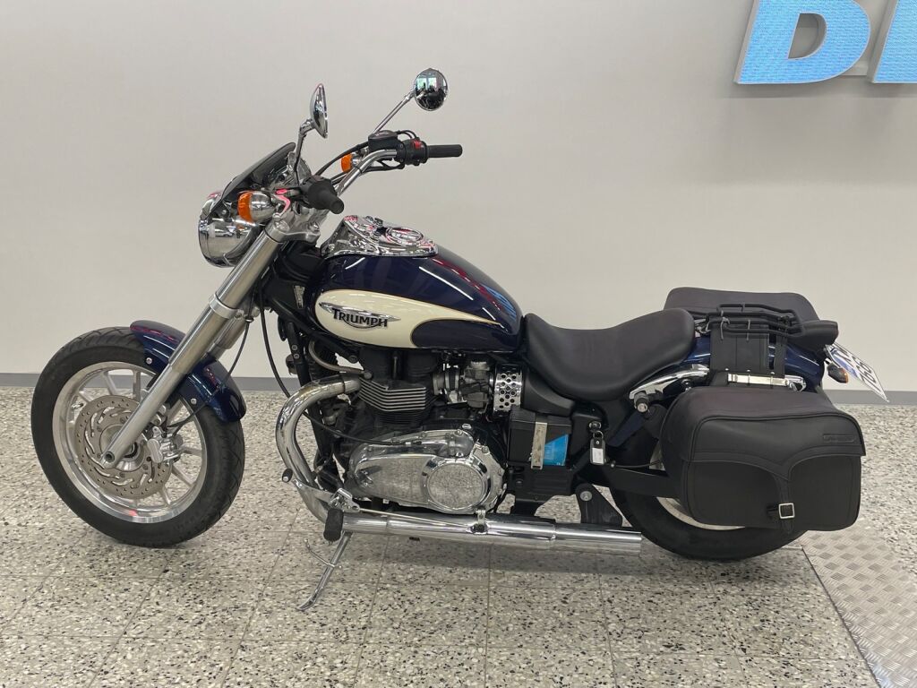 Triumph AMERICA 2010 