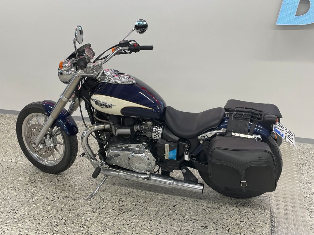 Triumph AMERICA 2010 