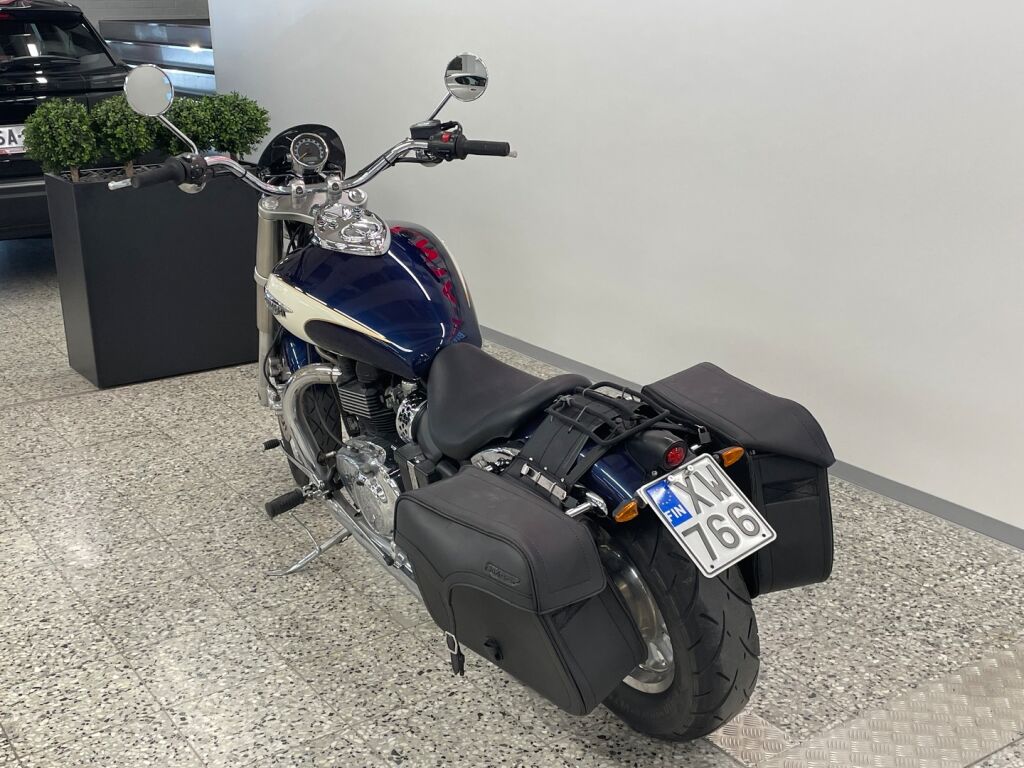 Triumph AMERICA 2010 