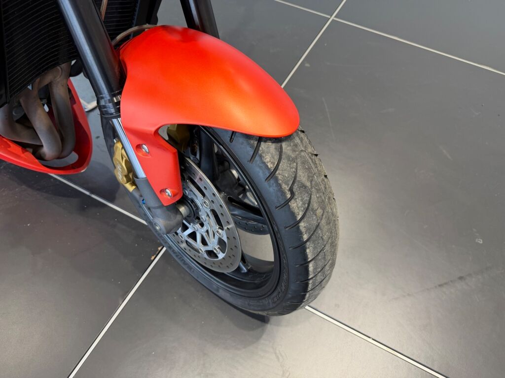 Triumph STREET TRIPLE 2010 