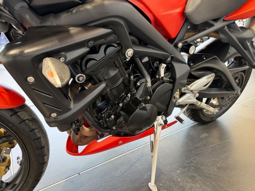 Triumph STREET TRIPLE 2010 