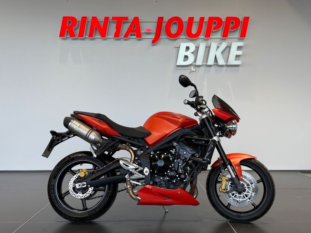 Triumph STREET TRIPLE 2010 