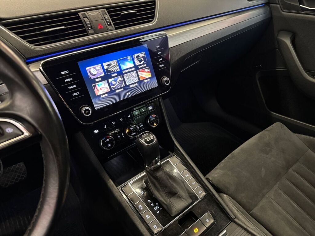 Skoda Superb 2019 Harmaa