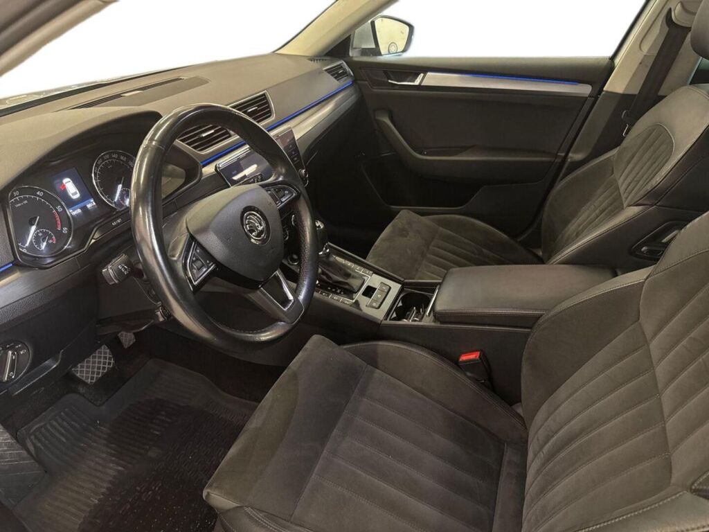Skoda Superb 2019 Harmaa