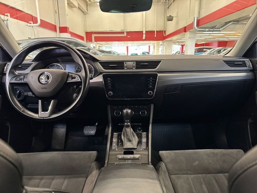 Skoda Superb 2019 Harmaa