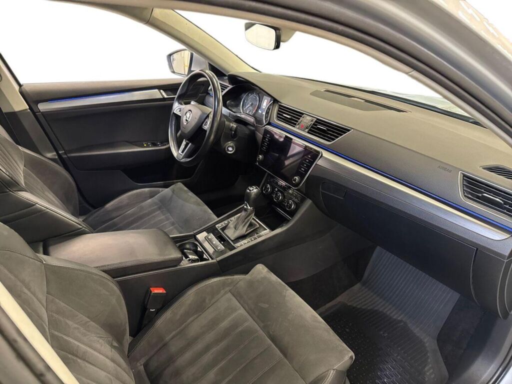 Skoda Superb 2019 Harmaa