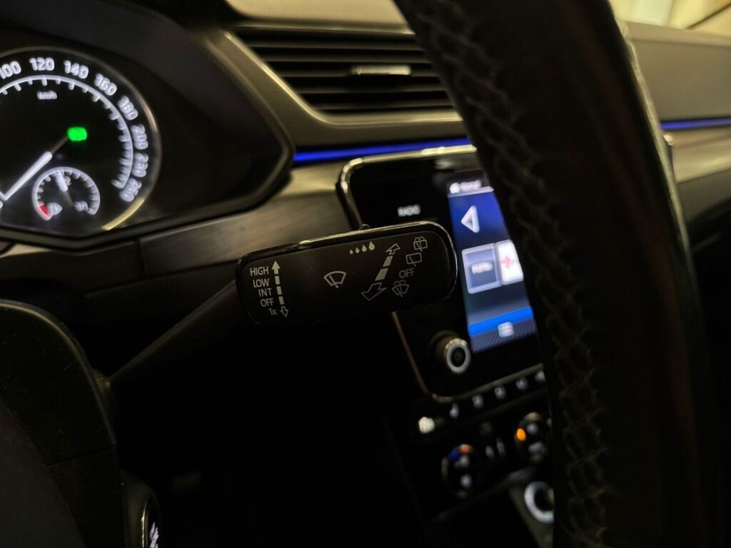 Skoda Superb 2019 Harmaa