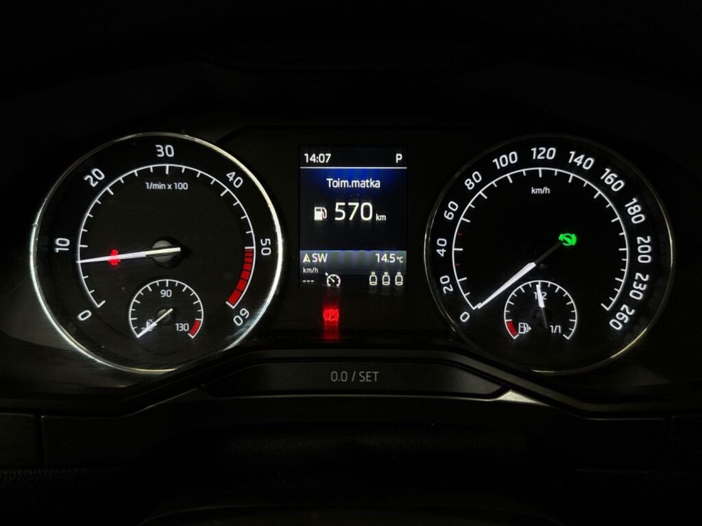 Skoda Superb 2019 Harmaa