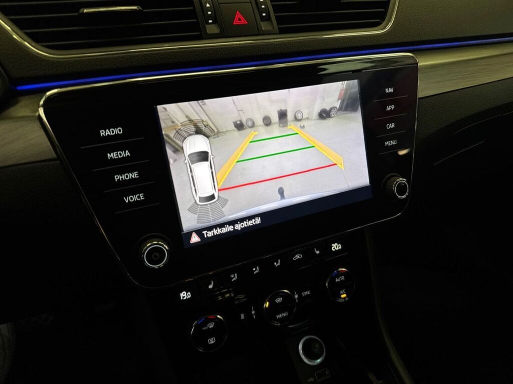 Skoda Superb 2019 Harmaa