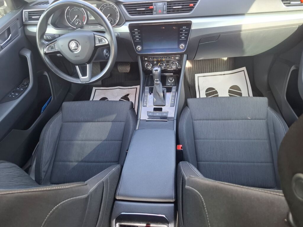 Skoda Superb 2019 Musta