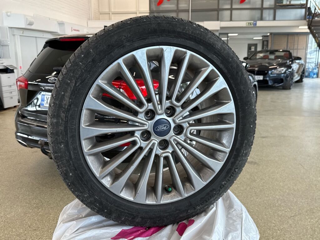 Ford Focus 2019 Musta