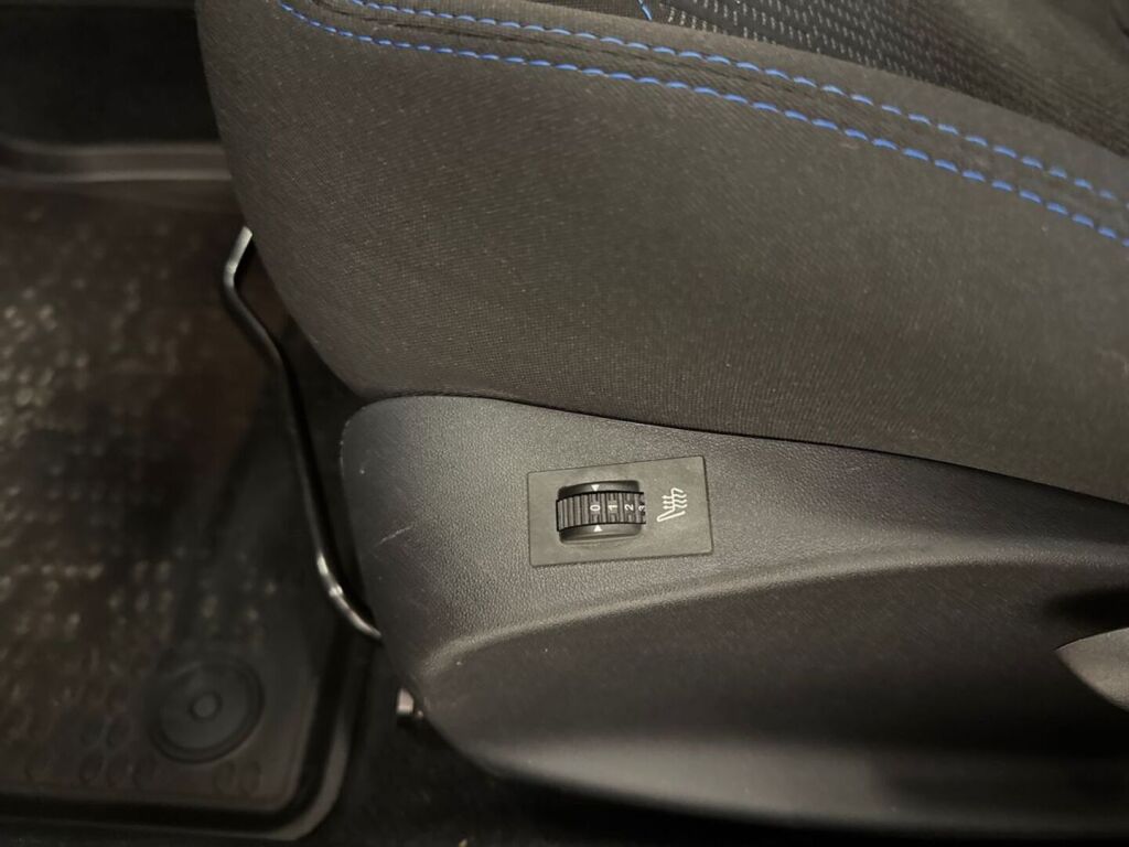 Peugeot 208 2019 Oranssi