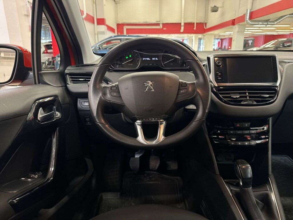 Peugeot 208 2019 Oranssi
