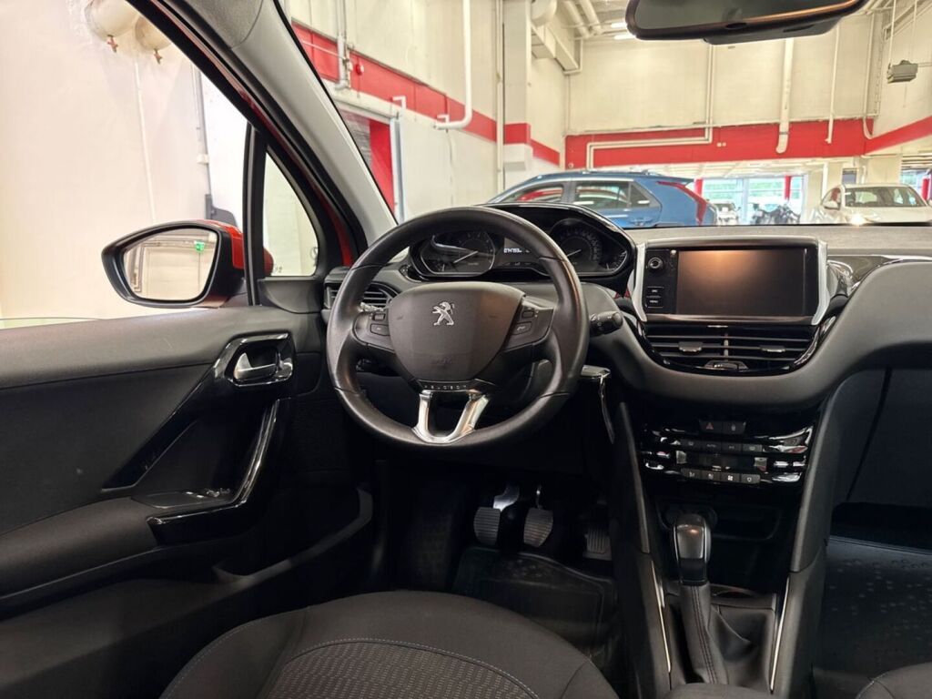 Peugeot 208 2019 Oranssi
