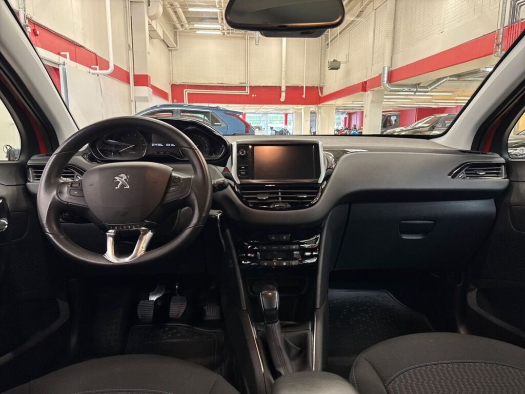 Peugeot 208 2019 Oranssi